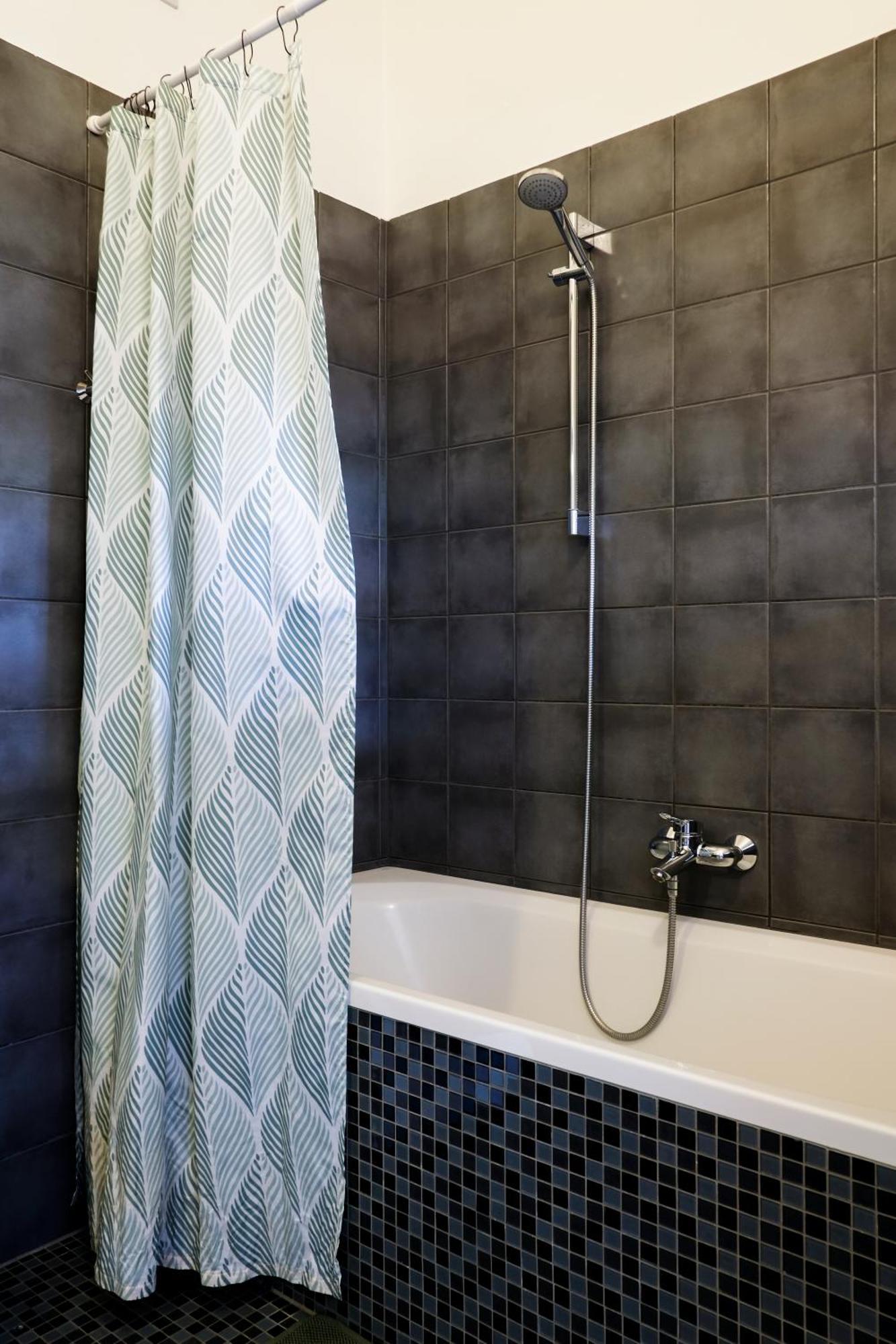 Stilvolles Apartment Im Zentrum - Free Parking Graz Luaran gambar